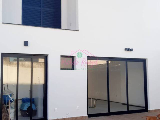 #120 - Casa para Venda em Jacareí - SP - 2
