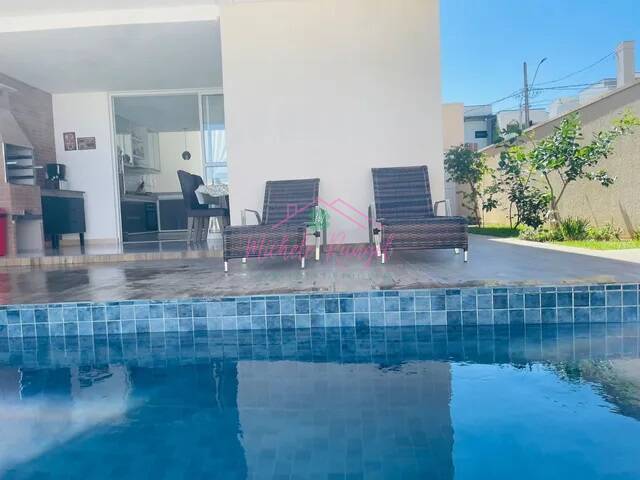 #135 - Casa em condomínio para Venda em Jacareí - SP