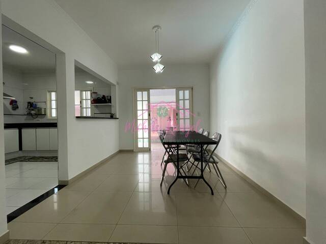 #269 - Casa para Venda em Jacareí - SP - 2