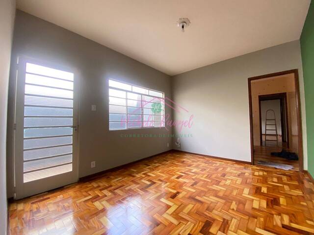 #332 - Casa para Venda em Jacareí - SP - 2