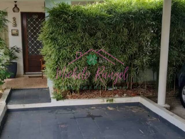 #371 - Casa para Venda em Jacareí - SP - 2