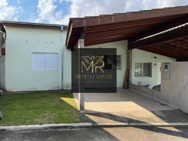 #520 - Casa em condomínio para Venda em Jacareí - SP