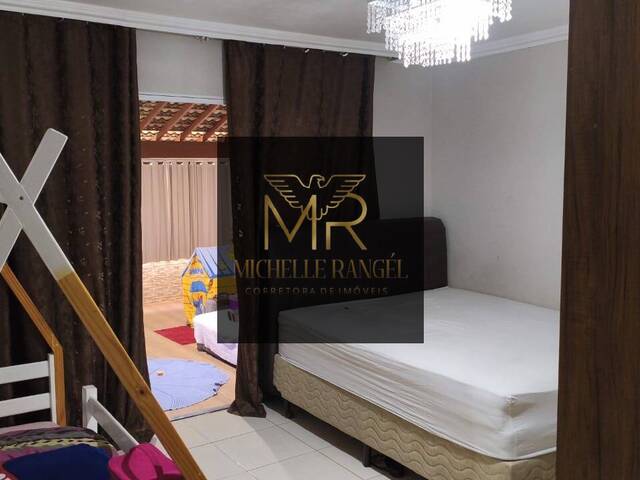 Casa para Venda em Jacareí - 3